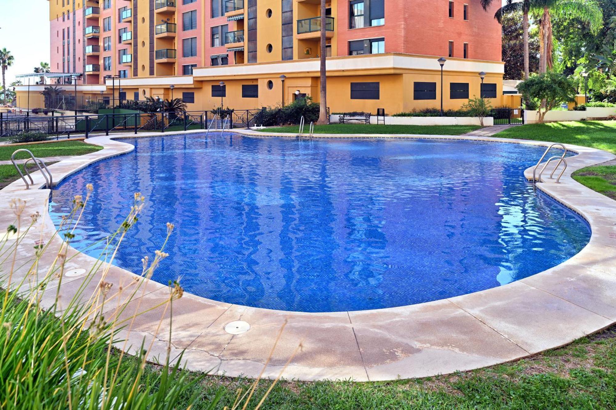 Love Rent4 Malaga Alamar ตอร์เรโมลิโนส ภายนอก รูปภาพ
